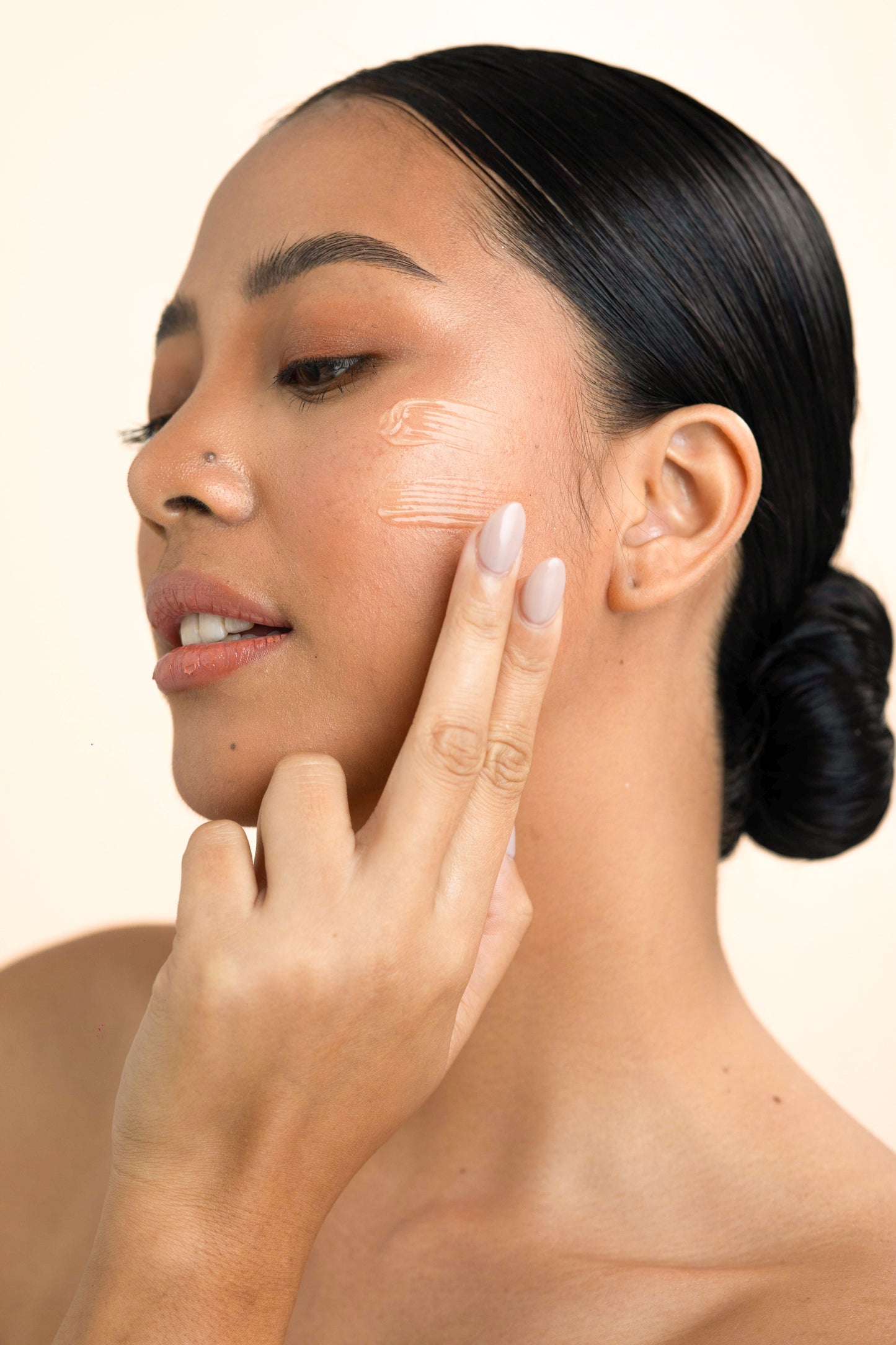 Snail Ultimate Glow Essence – Hydrating & Brightening