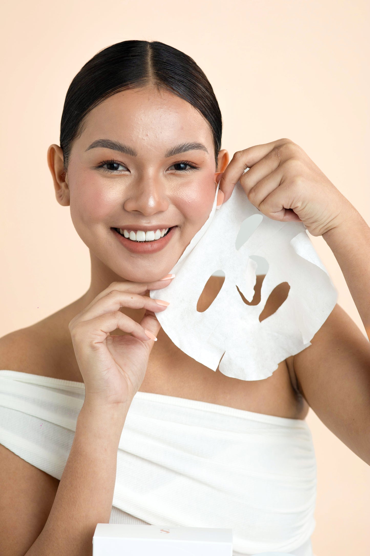 Snail Mucin Face Mask – Youthful Glow Mucin Facial Sheet Mask